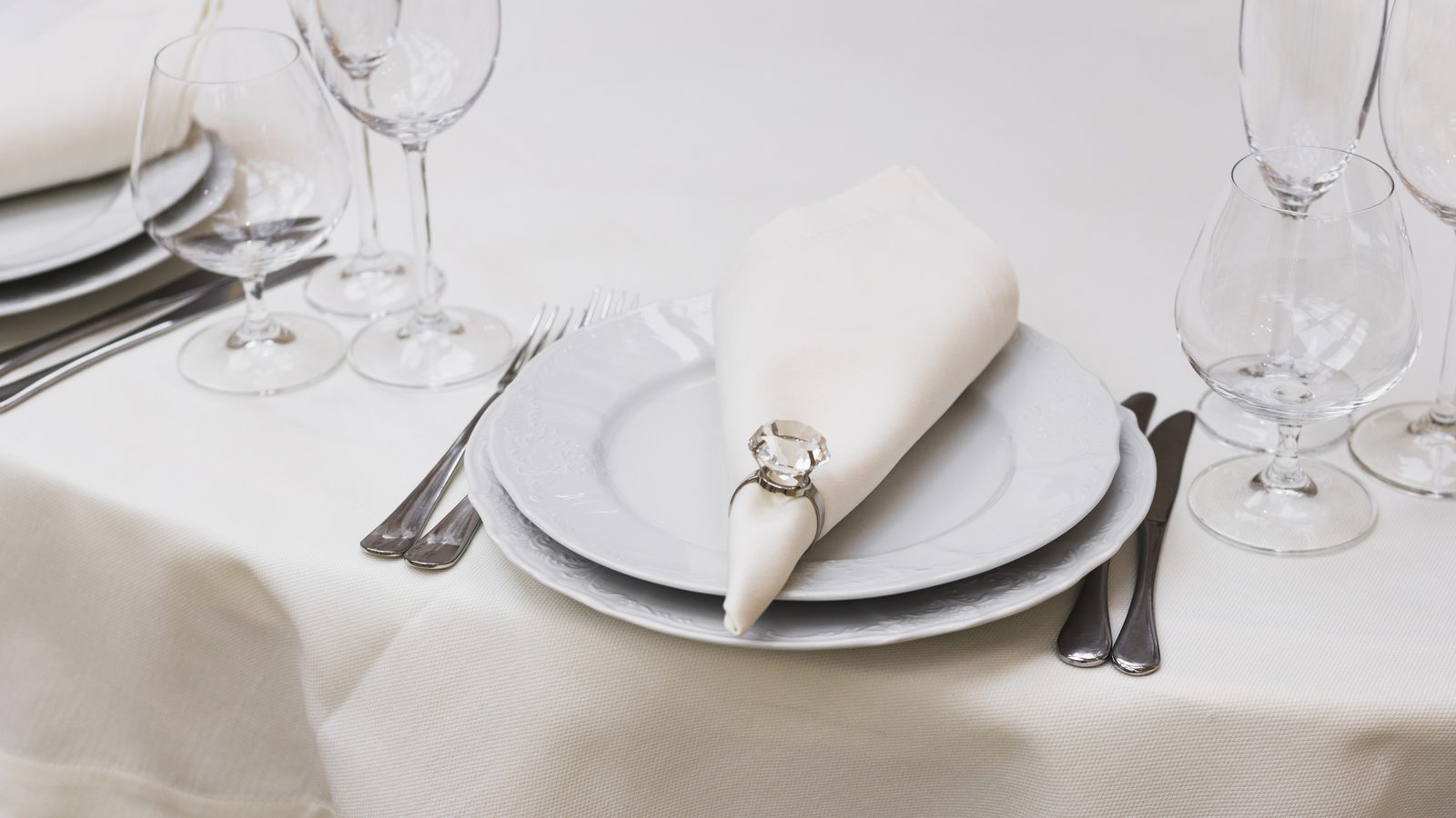 Elegant Dubai venue table setting booked through an automated WhatsApp reservation flow